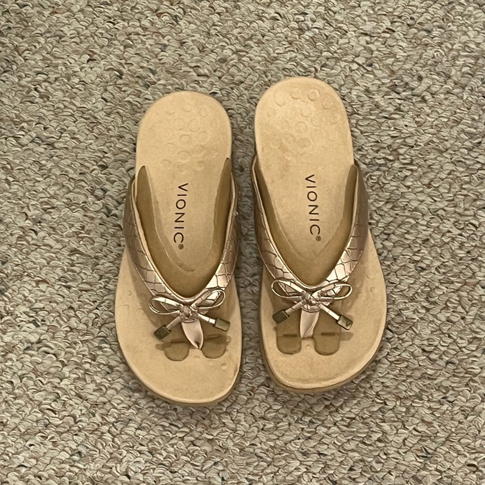 Vionic Women's Metallic Gold Thong Sandals with Decorative Bow
